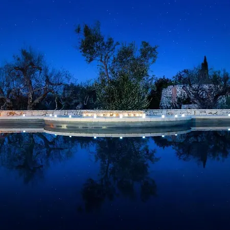 Trullo Ilario Con Piscina Villa